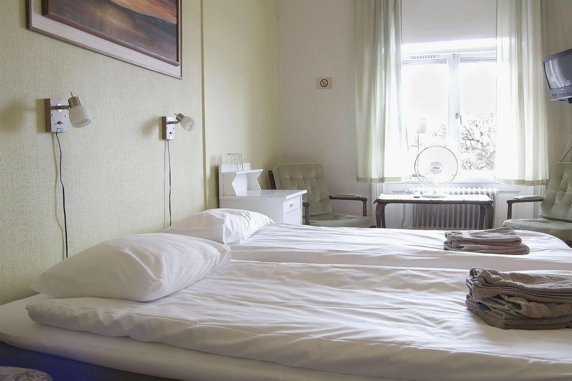 Jaernvaegshotellet Gävle Kültér fotó